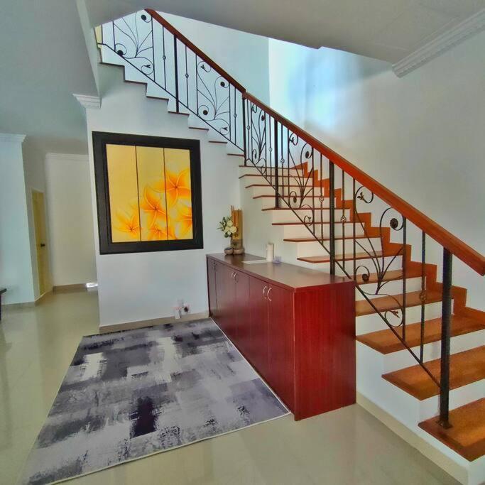 3 Storey Swimming Pool&projector House Setia Alam Shah Alam