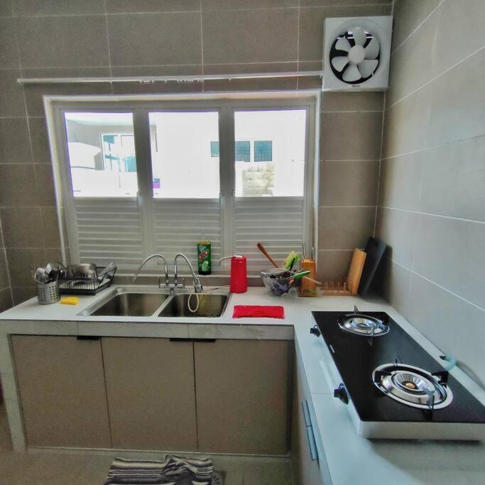 Villa 3 Storey Swimming Pool&projector House Setia Alam *