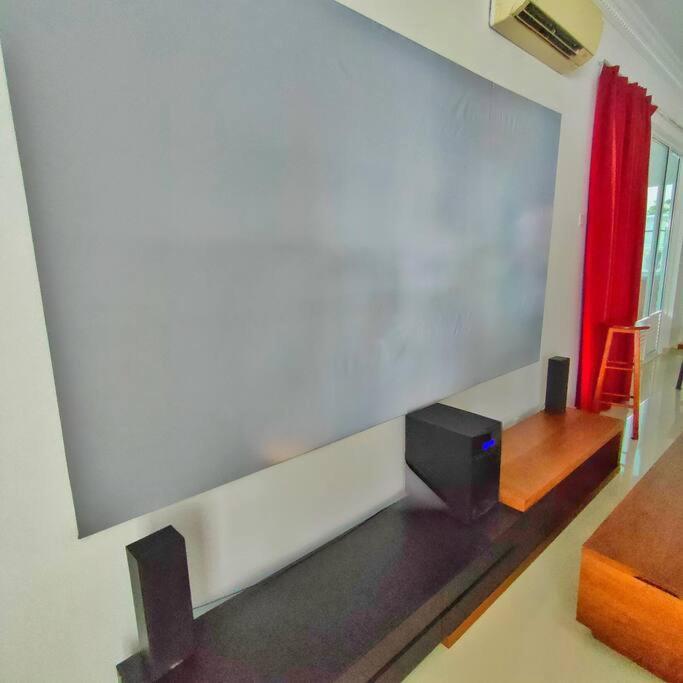 Villa 3 Storey Swimming Pool&projector House Setia Alam