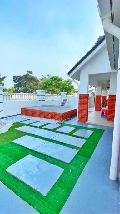 Villa 3 Storey Swimming Pool&projector House Setia Alam